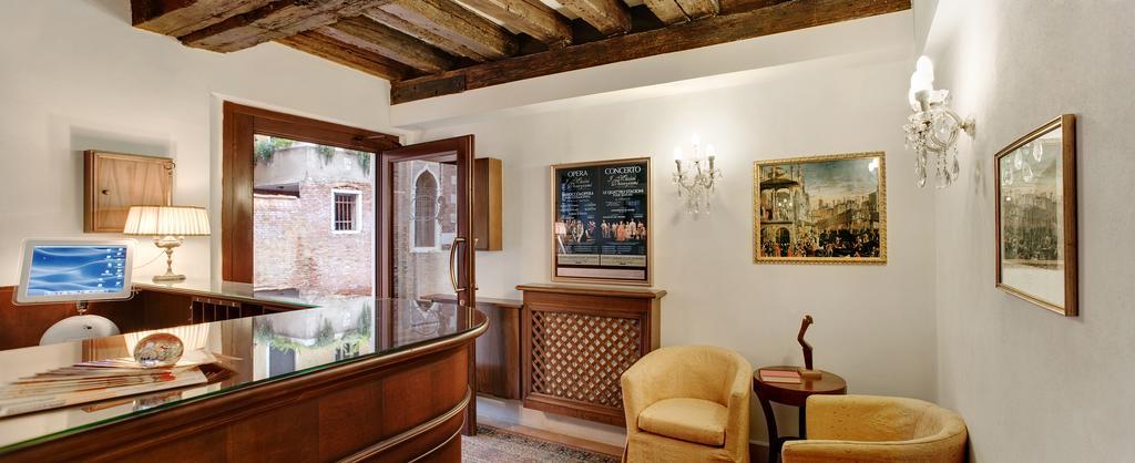 Bed and Breakfast Casa Rezzonico Венеція Екстер'єр фото